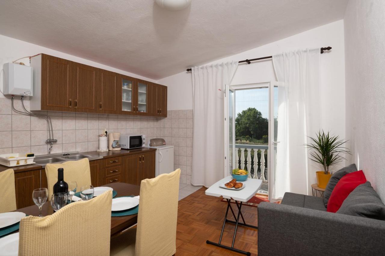 Marina'S Apartments Ražanac 외부 사진